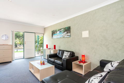 Anglesea River Apartments - 2 Bed Unit 2/4 - Perths Hotel 1