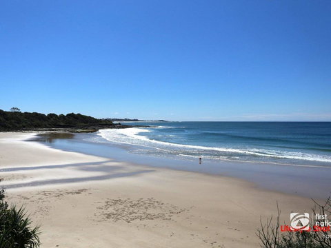 Angourie Blue 1 - Great Ocean Views - Surfing Beaches - Perths Hotel 3