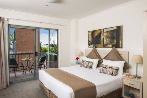 Apartments @ 243 Pyrmont - Perths Hotel 2