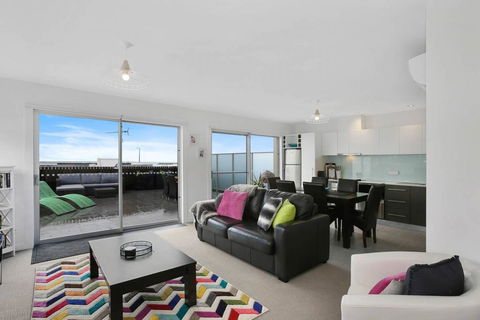 APOLLO 13 PENTHOUSE - Free Wifi & Huge Terrace! - Perths Hotel 0