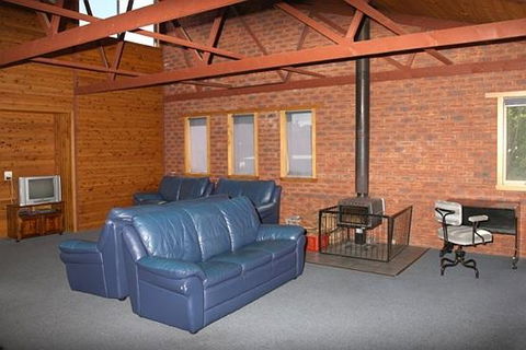 Apollo Bay Backpackers Lodge - Perths Hotel 1