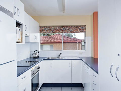 Apollo Court 3 - Nelson Bay - Perths Hotel 1