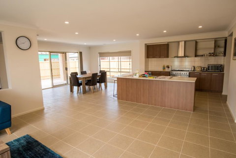 Apple House Point Cook - Perths Hotel 3