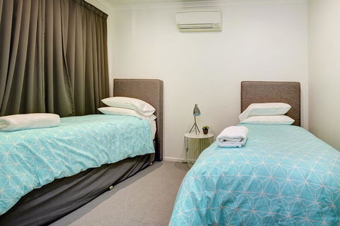 Aqualuna Beach Resort - Unit 25 - Perths Hotel 2