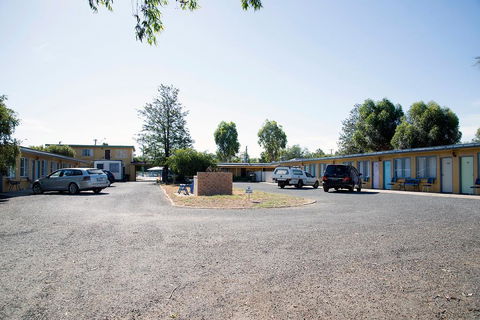 Artesian Motor Inn - Perths Hotel 1