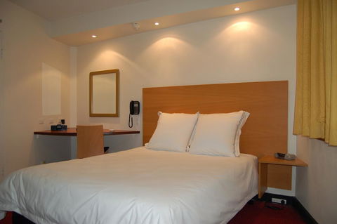 Arts Hotel - Perths Hotel 1