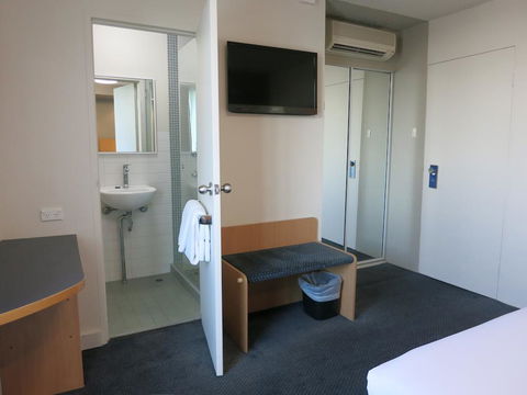 Arts Hotel - Perths Hotel 3