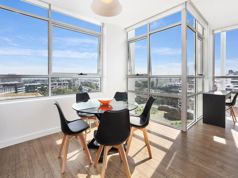 As The Sun Sets - Modern And Spacious 2BR Zetland Apartment Facing The Setting Sun - Perths Hotel 1