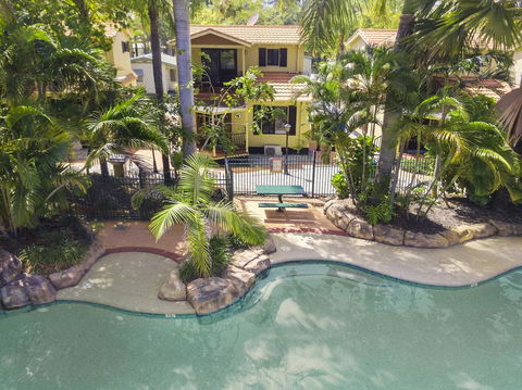 Ashmore Palms Holiday Village - Perths Hotel 0