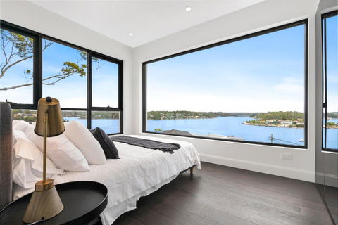 Luxury Waterside Home Sanctuary - Perths Hotel 2