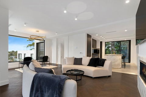 Luxury Waterside Home Sanctuary - Perths Hotel 3