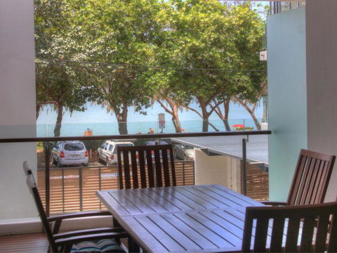 Maggies Beachfront Apartment 4 - Perths Hotel 3