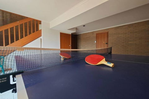 Magnificent House With Huge Pool - Perths Hotel 1