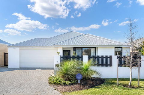 MAINBREAK - DUNSBOROUGH - Perths Hotel 0