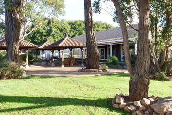 Margaret River Motel with Perths Hotel