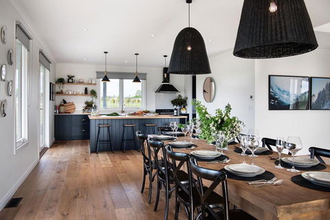 Mapledurham - Perths Hotel 1