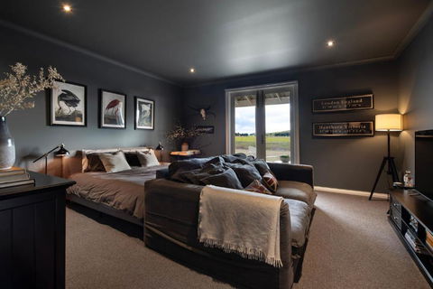 Mapledurham - Perths Hotel 3