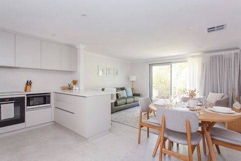 Maylands Riverside City Retreat - Perths Hotel 0