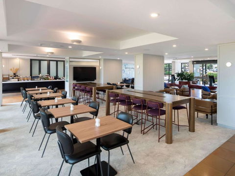 Mercure Sydney Blacktown - Perths Hotel 1