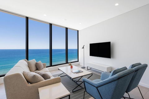 Meriton Suites Surfers Paradise - Perths Hotel 2