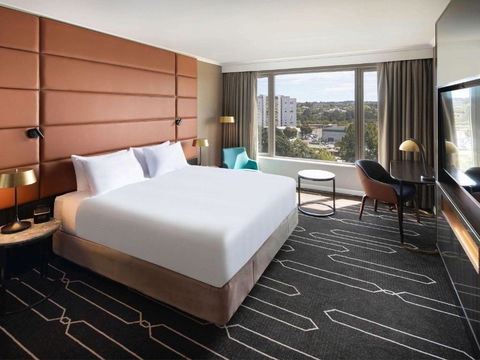 Mercure Sydney Parramatta - Perths Hotel 1