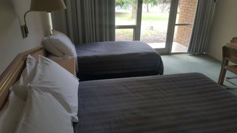 Moe Parklands Motel - Perths Hotel 1