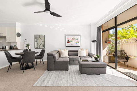 Modern 2-Bed With Pools, Gym, Tennis Court & Sauna - Perths Hotel 1