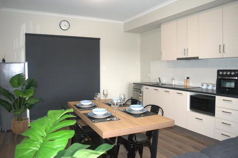 Modern Apartment In Roxby Downs - Perths Hotel 3