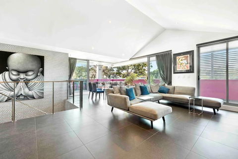 Modern Spacious 3 Bedroom Penthouse In Enmore - Perths Hotel 3