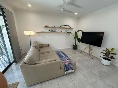 Modern Home Close To CBD - Perths Hotel 0