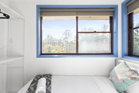 Modern Single Room - Nearby Stations & Eateries - Shared Bathroom - Perths Hotel 1