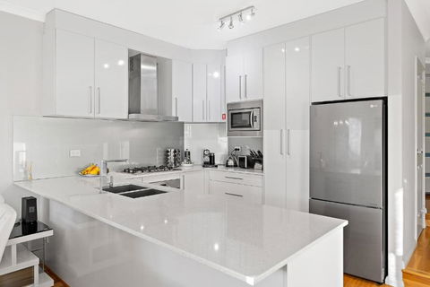 Modern Scarborough Townhouse - Perths Hotel 3