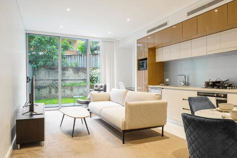 Modern Urban Retreat 1BR Apt Near Chatswood - Perths Hotel 0