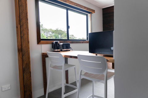 Mount Mee Country Lodge - Perths Hotel 1