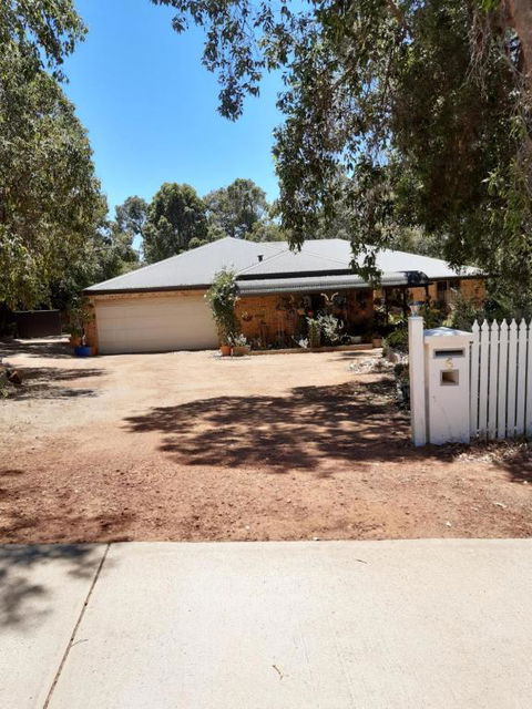 Mundaring Bed And Breakfast - Perths Hotel 0