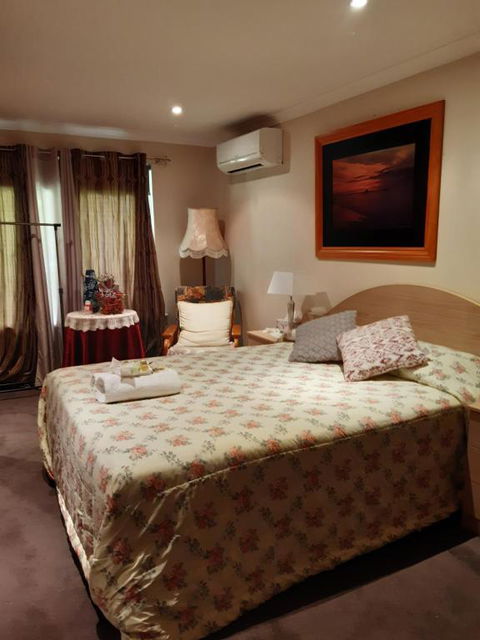 Mundaring Bed And Breakfast - Perths Hotel 1