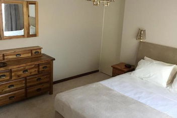 Murdoch Station Bed & Breakfast with Perths Hotel