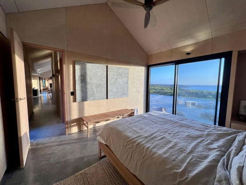Native Dog Cabin - Perths Hotel 3
