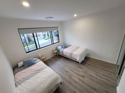 New 5 Bedroom House In Rousehill - Perths Hotel 3