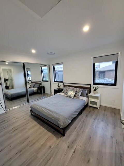 New 5 Bedroom House In Rousehill - Perths Hotel 1