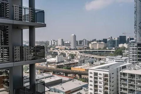 NEW Centrally Located High Level Studio Apartment - Perths Hotel 0