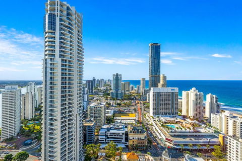 NEW Chevron Ocean Views Central Surfers. - Perths Hotel 3