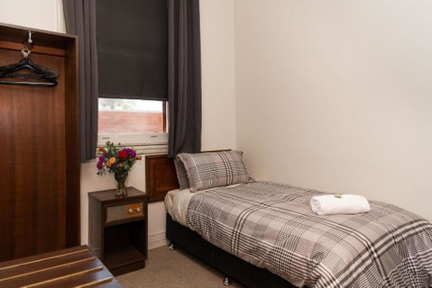 New Crown Hotel Motel - Perths Hotel 2