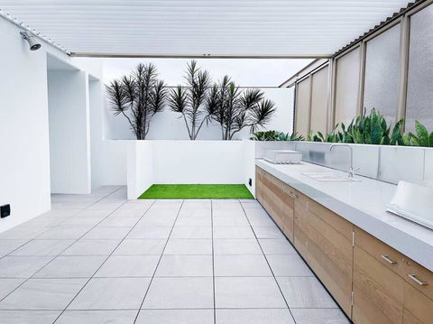 New Modern Apartment Next To Westfield Chermside - Perths Hotel 1
