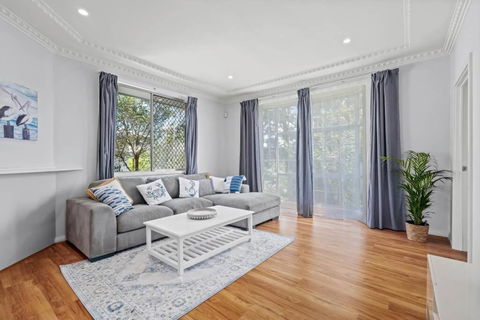 NEW Sailors Cove Pet Friendly - Perths Hotel 0