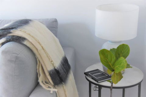 New Spacious 1 Bedroom Apartment Rosebery - Perths Hotel 2