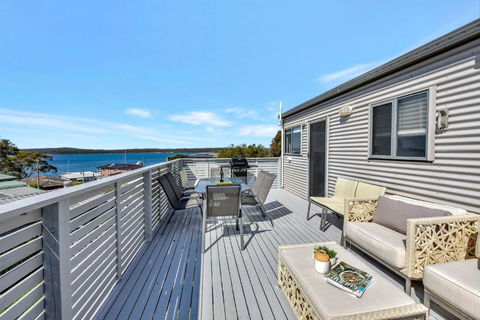 New Property Seabreeze Bungalow - Lakeview Sunset Delight At Sunshine On Lake Macquarie - Perths Hotel 1