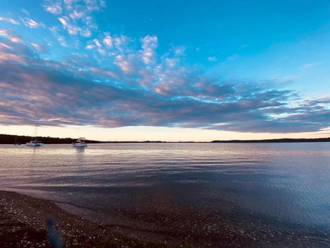 New Property Seabreeze Bungalow - Lakeview Sunset Delight At Sunshine On Lake Macquarie - Perths Hotel 0