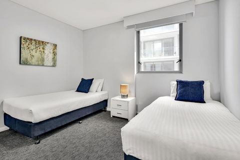 North Sydney Large Two Bedroom MIL2302 - Perths Hotel 2