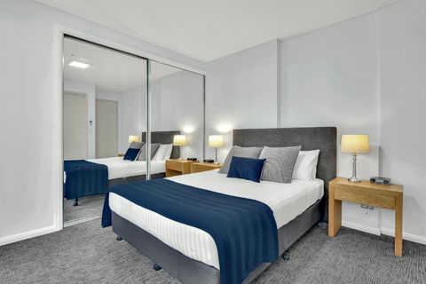 North Sydney Large Two Bedroom MIL2252402 - Perths Hotel 2